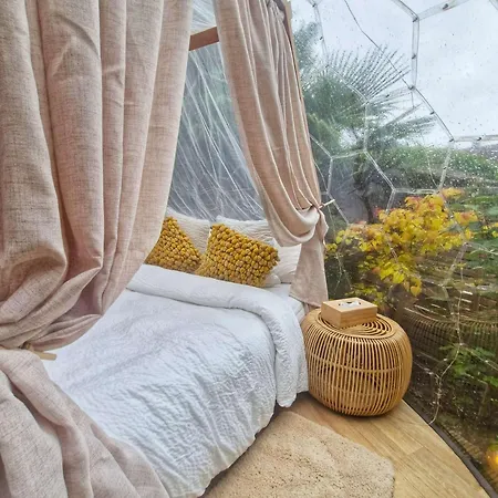 BeMe signature Dôme avec spa et piscine privatif Tente de luxe Waterloo